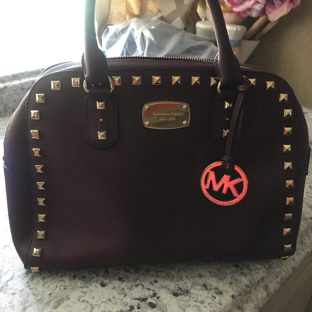 👜 Michael Kors Saffiano stud purse 👜 - Picture 2 of 5